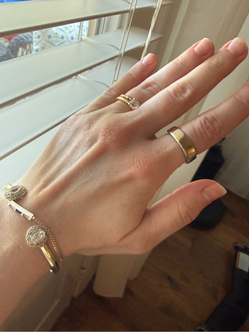 Oura Ring 5 — Gold Size 8